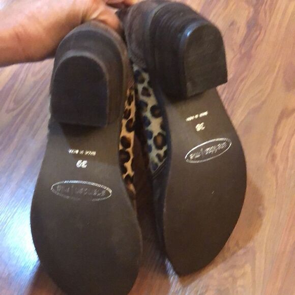 Sheridan Mia Handcrafted leather leopard booties - Picture 3 of 16